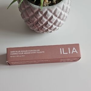 ILIA Skin Blur Serum Concealer Georgette
